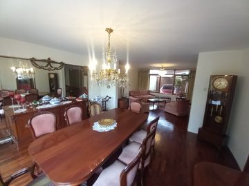 Venta de Hermosa Casa de 2 plantas en La Molina