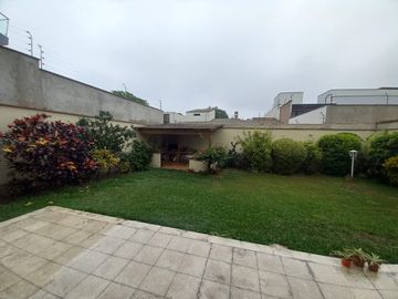 Venta de Hermosa Casa de 2 plantas en La Molina