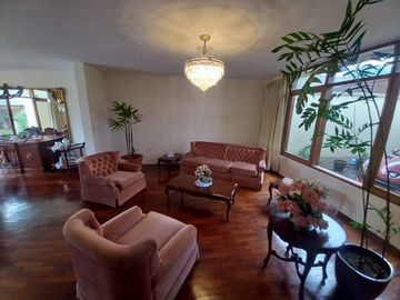 Venta de Hermosa Casa de 2 plantas en La Molina