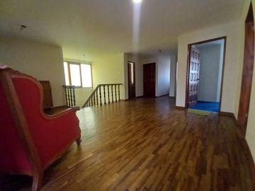 Venta de Hermosa Casa de 2 plantas en La Molina
