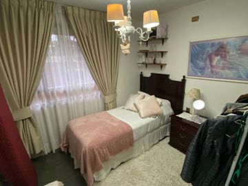 Amplia casa sector Av. Alemania