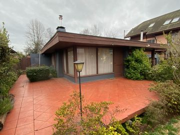 Amplia casa sector Av. Alemania