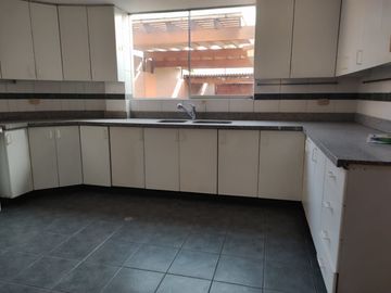Oportunidad por viaje casa Remodelada Zona Exclusiva Molina vieja 700m2