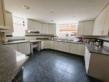 Oportunidad por viaje casa Remodelada Zona Exclusiva Molina vieja 700m2