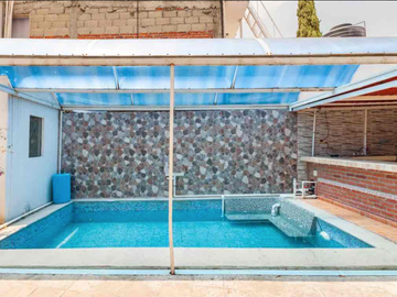 Linda Casa en Venta en el primer cuadro del centro de Tepotzotlan