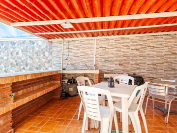 Linda Casa en Venta en el primer cuadro del centro de Tepotzotlan