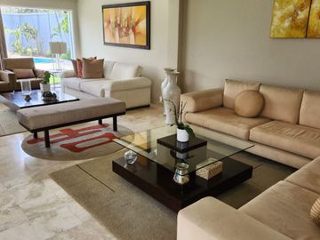 Alquilo Linda Casa con Piscina en Exclusiva Zona de La Molina