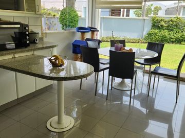 Alquilo Linda Casa con Piscina en Exclusiva Zona de La Molina