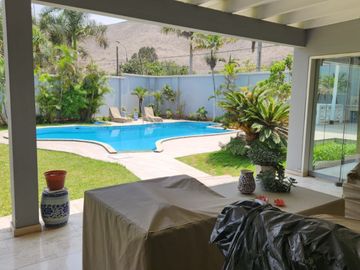 Alquilo Linda Casa con Piscina en Exclusiva Zona de La Molina