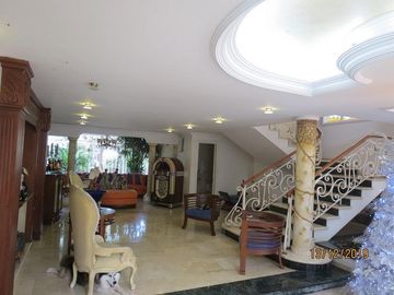 VENTA ESPACIOSA CASA ESTILO UNICO, ESPAÑOL..!! ESTRATEGICA UBICACION..