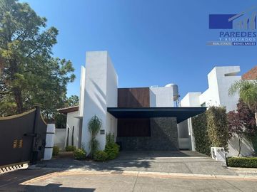 R311 Residencia en venta 4  recamaras Fracc Rincon del Paraso Altozano Morelia