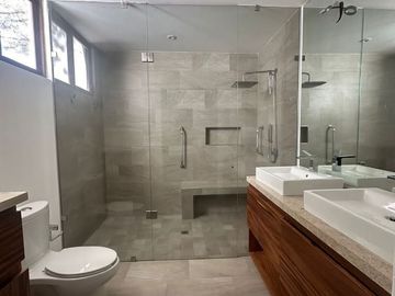 R311 Residencia en venta 4  recamaras Fracc Rincon del Paraso Altozano Morelia