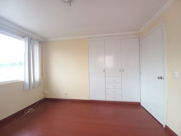 AMPLIA CASA EN VENTA UBICADA EN YE DEL CEBOLLAR A 5 MIN DE LA BASILICA U. CATOLICA