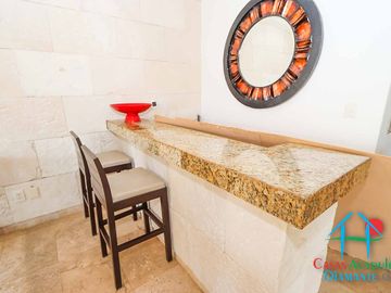 Depa con terraza y jacuzzi. Con club de playa