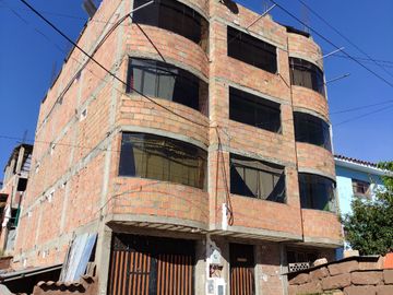 CASA EN VENTA - Tica Tica