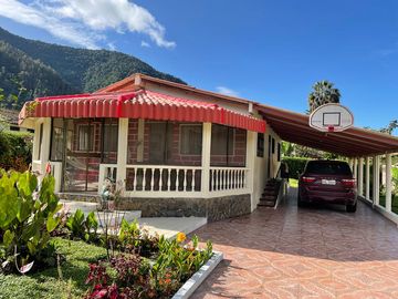 En venta casa amoblada en Pallatanga de 3 dormitorios amoblada