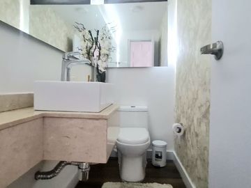 SE VENDE CASA INDEPENDIENTE EN LA FLORA, CALI, COLOMBIA, ZONA NORTE.