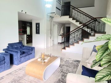 SE VENDE CASA INDEPENDIENTE EN LA FLORA, CALI, COLOMBIA, ZONA NORTE.