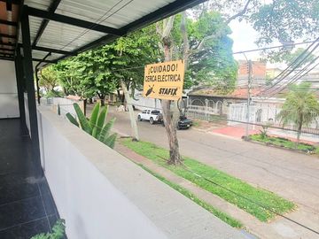 SE VENDE CASA INDEPENDIENTE EN LA FLORA, CALI, COLOMBIA, ZONA NORTE.