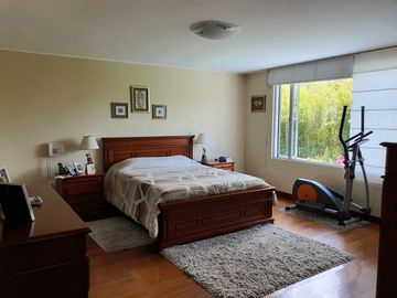 Venta Casa Cumbayá - Lumbisí, Urb. Santa Elena, Contrucción 488 m², T - 405 M²,$400.000