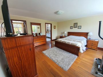 Venta Casa Cumbayá - Lumbisí, Urb. Santa Elena, Contrucción 488 m², T - 405 M²,$400.000