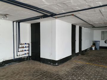 Venta Casa Cumbayá - Lumbisí, Urb. Santa Elena, Contrucción 488 m², T - 405 M²,$400.000