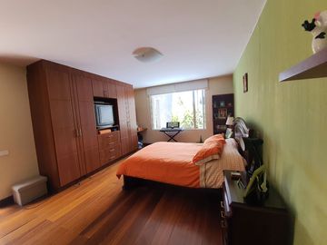 Venta Casa Cumbayá - Lumbisí, Urb. Santa Elena, Contrucción 488 m², T - 405 M²,$400.000