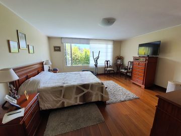 Venta Casa Cumbayá - Lumbisí, Urb. Santa Elena, Contrucción 488 m², T - 405 M²,$400.000