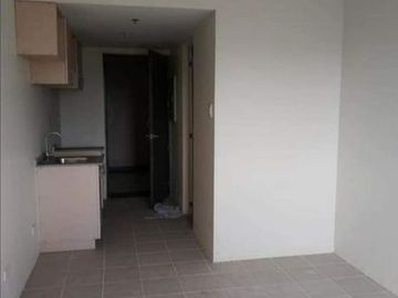 Studio Unit for Sale at Crown Tower Condo in Manila City