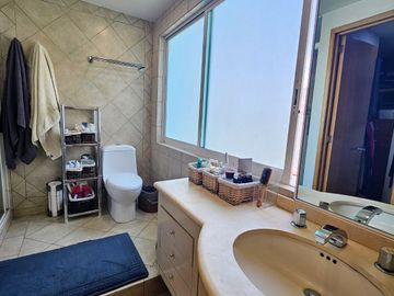 Venta de Townhouse en Lomas del Chamizal, a 3 min de Bosques