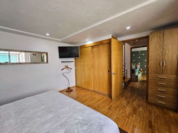 Venta de Townhouse en Lomas del Chamizal, a 3 min de Bosques