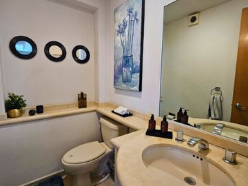 Venta de Townhouse en Lomas del Chamizal, a 3 min de Bosques
