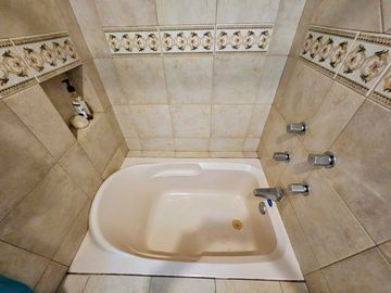 Venta de Townhouse en Lomas del Chamizal, a 3 min de Bosques