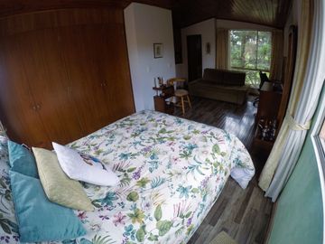 VENTA de CASA CLUB LOS LAGARTOS, cerca a CC TITAN PLAZA, CC Parque la Colina, Av Boyacá, Estación Transmilenio, Calle 80, Calle 127 y Parque Los Lagar