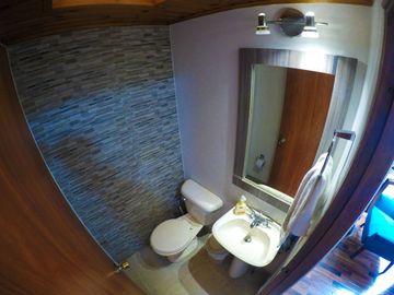 VENTA de CASA CLUB LOS LAGARTOS, cerca a CC TITAN PLAZA, CC Parque la Colina, Av Boyacá, Estación Transmilenio, Calle 80, Calle 127 y Parque Los Lagar
