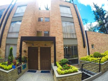 VENTA de CASA CLUB LOS LAGARTOS, cerca a CC TITAN PLAZA, CC Parque la Colina, Av Boyacá, Estación Transmilenio, Calle 80, Calle 127 y Parque Los Lagar