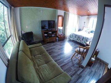VENTA de CASA CLUB LOS LAGARTOS, cerca a CC TITAN PLAZA, CC Parque la Colina, Av Boyacá, Estación Transmilenio, Calle 80, Calle 127 y Parque Los Lagar