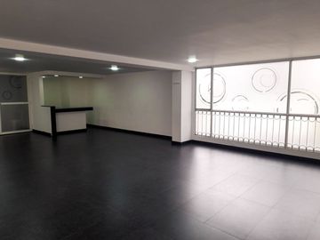 VENTA de CASA CLUB LOS LAGARTOS, cerca a CC TITAN PLAZA, CC Parque la Colina, Av Boyacá, Estación Transmilenio, Calle 80, Calle 127 y Parque Los Lagar