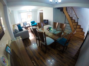 VENTA de CASA CLUB LOS LAGARTOS, cerca a CC TITAN PLAZA, CC Parque la Colina, Av Boyacá, Estación Transmilenio, Calle 80, Calle 127 y Parque Los Lagar