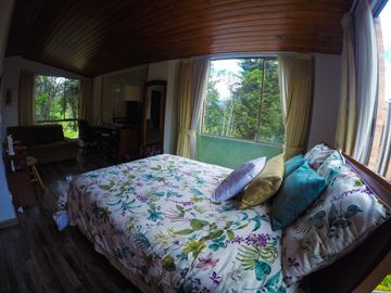 VENTA de CASA CLUB LOS LAGARTOS, cerca a CC TITAN PLAZA, CC Parque la Colina, Av Boyacá, Estación Transmilenio, Calle 80, Calle 127 y Parque Los Lagar