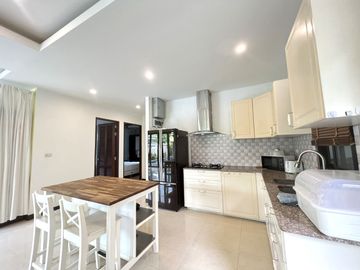 Cozy 2-bedroom pool villa with mountain view for sale in Ao Nang, Krabi