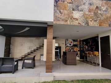 Casa de 4 Recámaras con Amplio Jardín, Residencia La Moraleja Pachuca Hidalgo