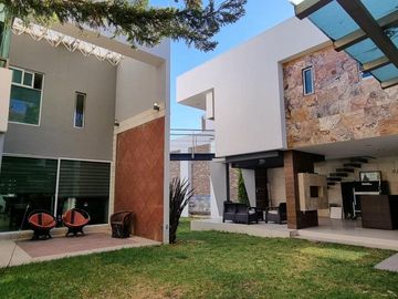 Casa de 4 Recámaras con Amplio Jardín, Residencia La Moraleja Pachuca Hidalgo