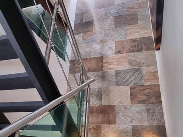 Casa de 4 Recámaras con Amplio Jardín, Residencia La Moraleja Pachuca Hidalgo