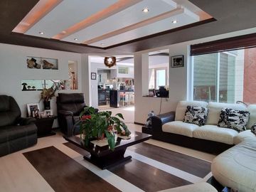 Casa de 4 Recámaras con Amplio Jardín, Residencia La Moraleja Pachuca Hidalgo