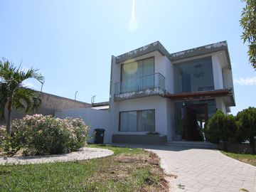 AMPLIA CASA CAMPO EN VENTA-URB.LA MOLINO- LOS EJIDOS- PIURA