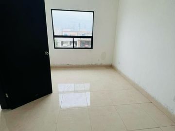 PRE-VENTA DE CASA EN EL FRACCIONAMIENTO JARDINES DEL SAUCE ALBERCA COMÚN