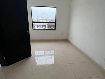 PRE-VENTA DE CASA EN EL FRACCIONAMIENTO JARDINES DEL SAUCE ALBERCA COMÚN