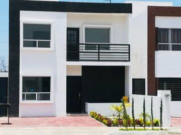 PRE-VENTA DE CASA EN EL FRACCIONAMIENTO JARDINES DEL SAUCE ALBERCA COMÚN