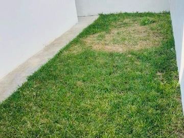 PRE-VENTA DE CASA EN EL FRACCIONAMIENTO JARDINES DEL SAUCE ALBERCA COMÚN